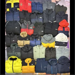 Mix branded puffer jackets 30 piece